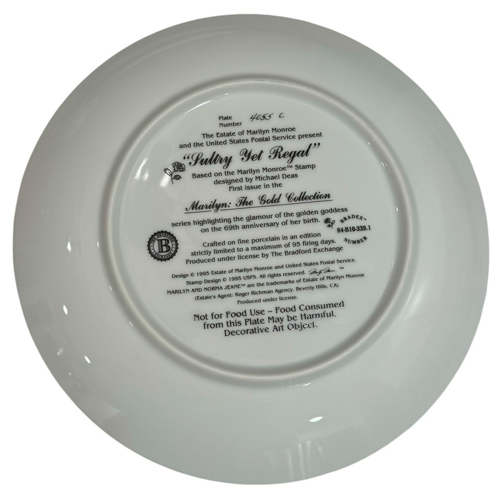 Marilyn Monroe “Sultry But Regal” Vintage Collectors Plate 8 1/4 inch - Picture 2 of 3